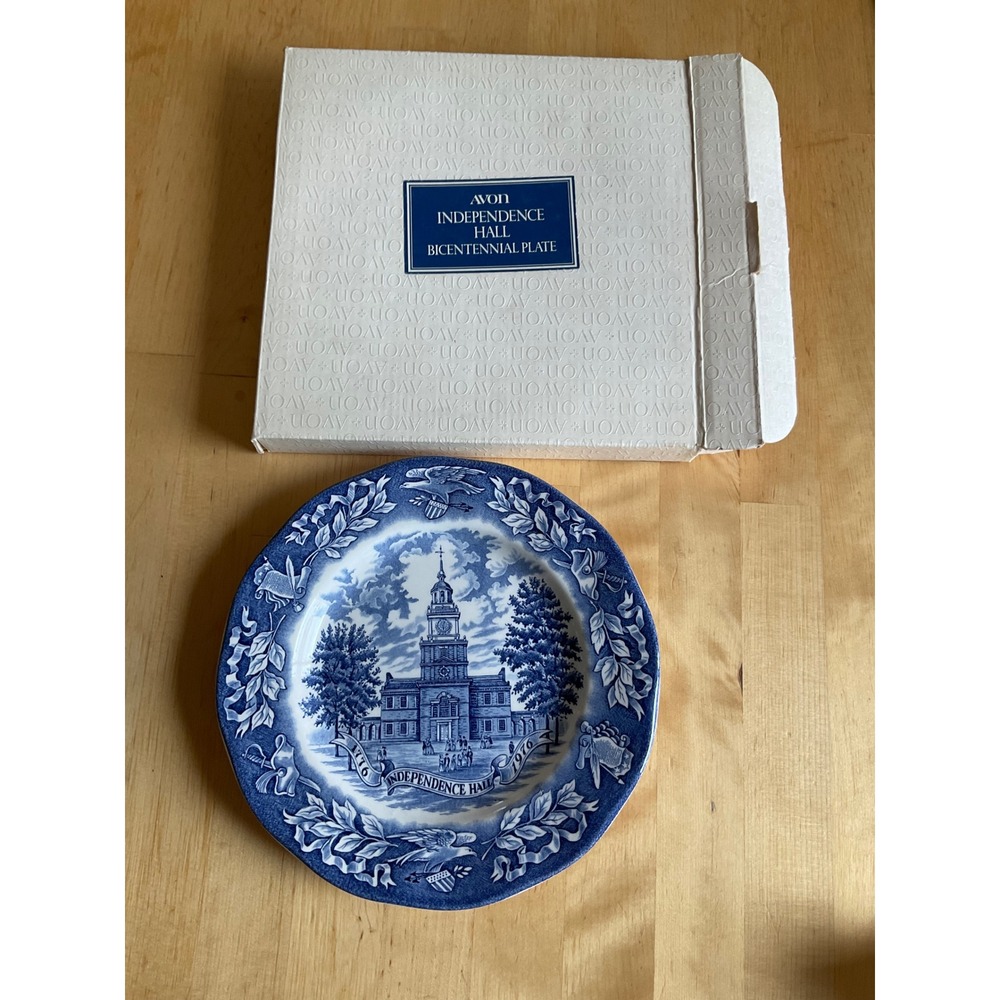 Avon Independence Hall Bicentennial Plate 1776-1976 Blue White Wedgwood England